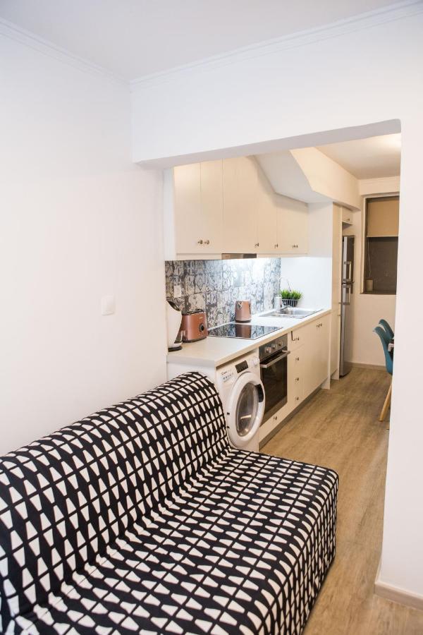 Stylish, Comfortable, Basement Loft-Like Apartment With Amenities Atenas Exterior foto