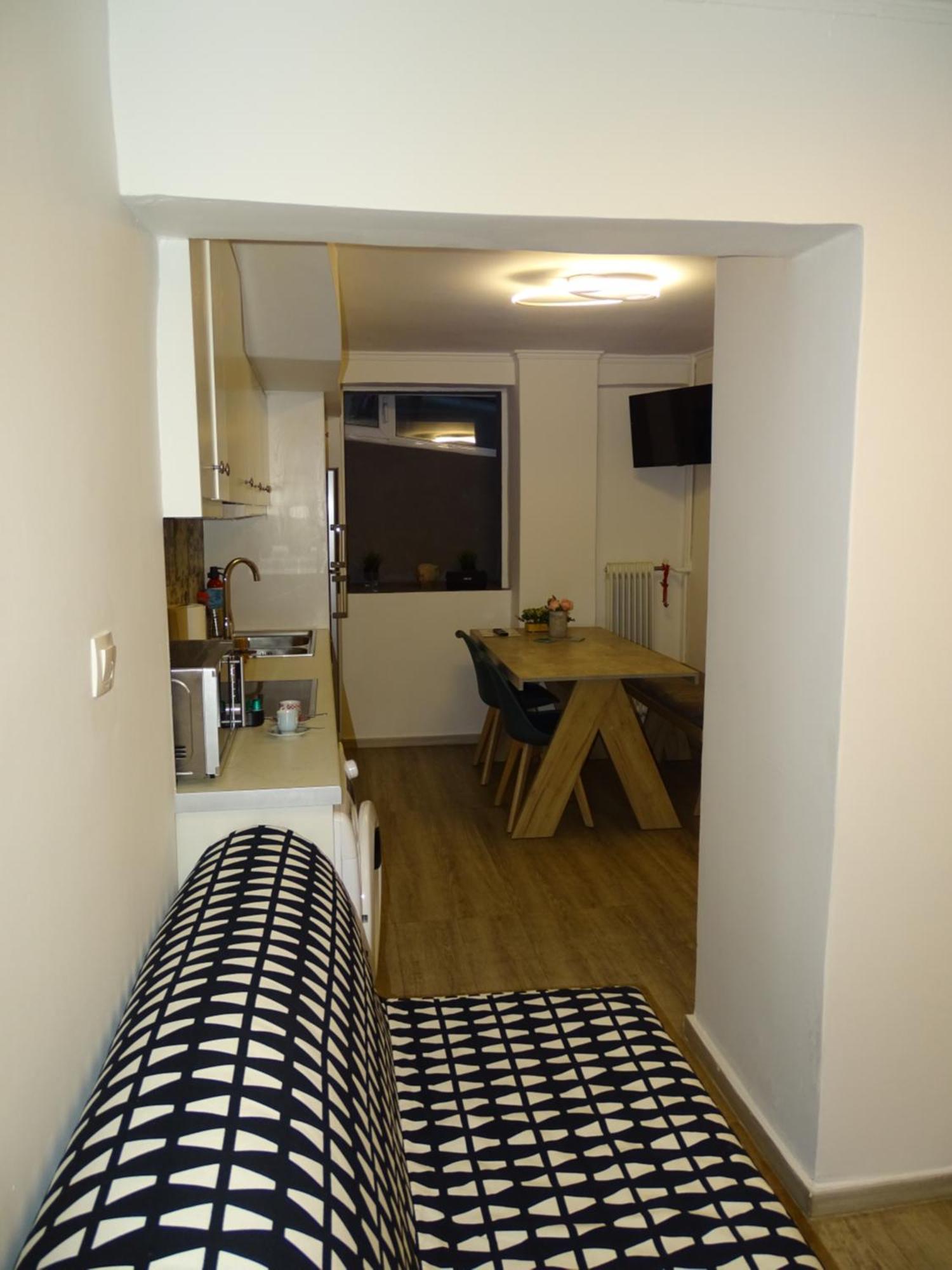 Stylish, Comfortable, Basement Loft-Like Apartment With Amenities Atenas Exterior foto