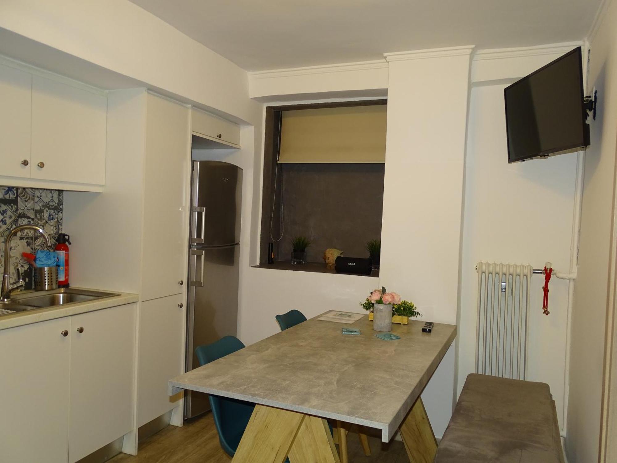 Stylish, Comfortable, Basement Loft-Like Apartment With Amenities Atenas Exterior foto